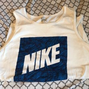 Medium Nike tank